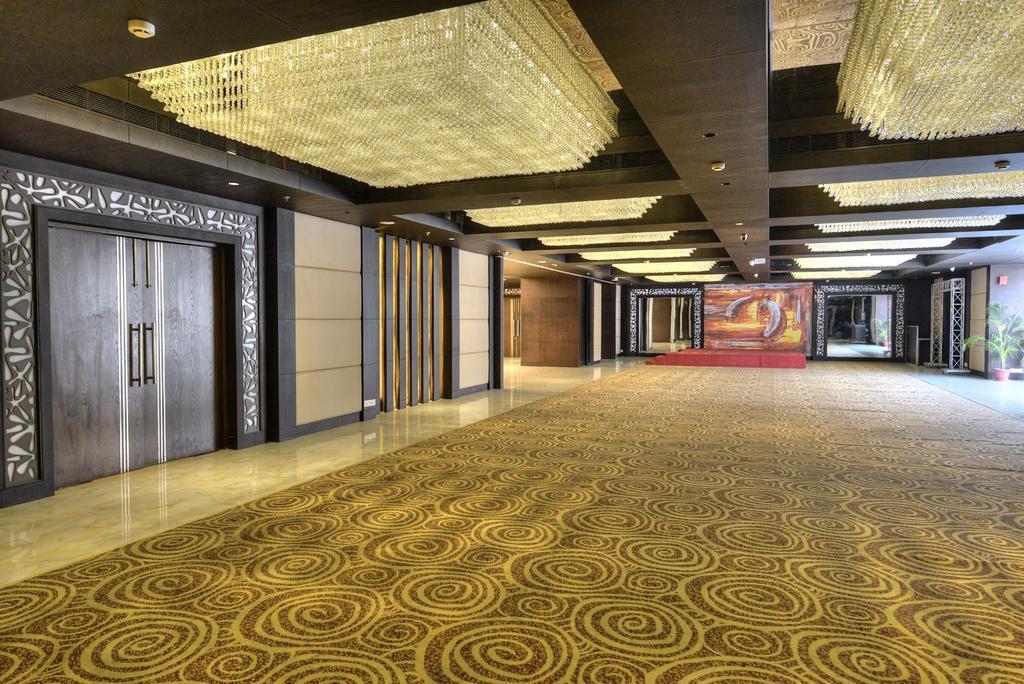 Hotel Delite Grand Фаридабад Экстерьер фото