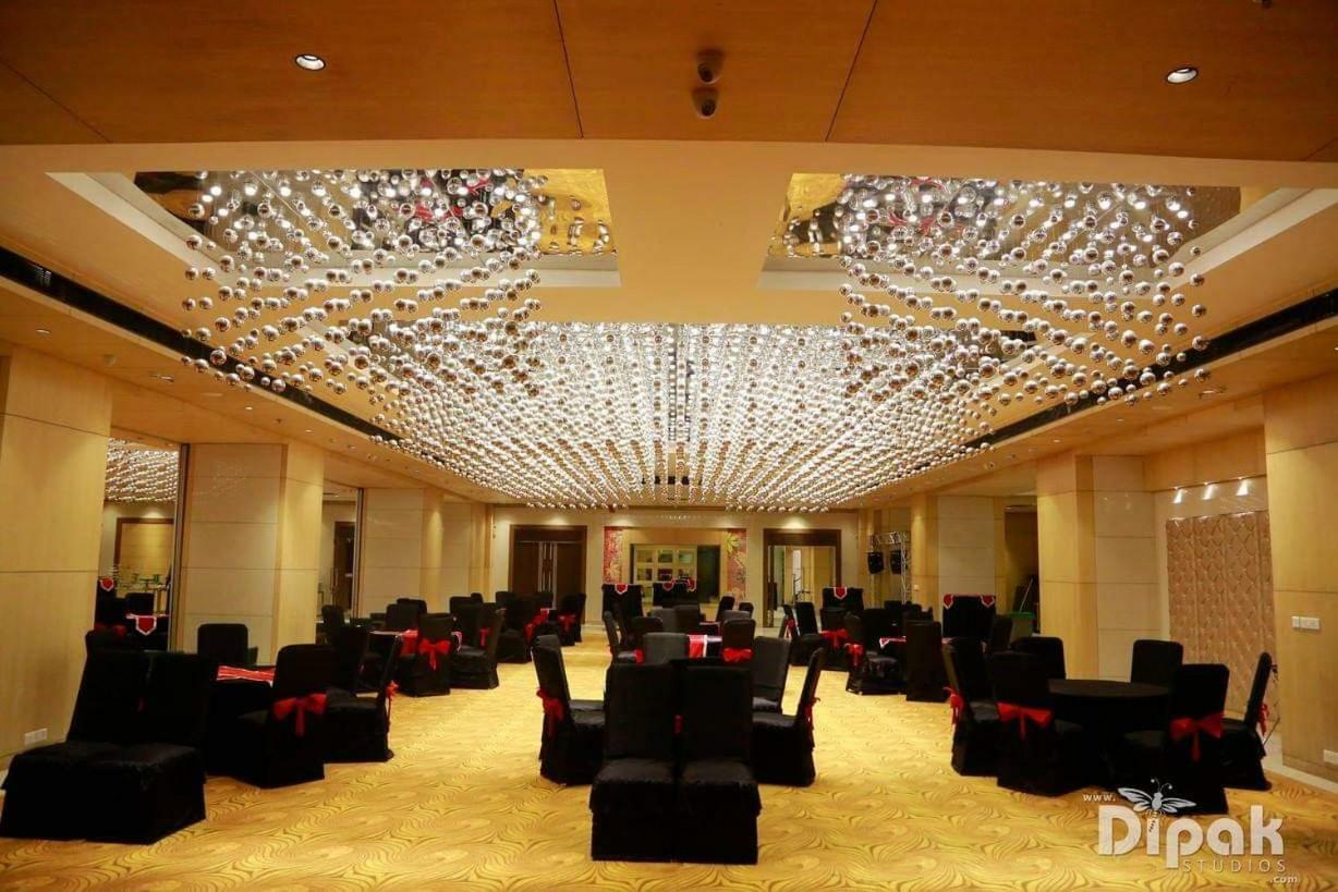 Hotel Delite Grand Фаридабад Экстерьер фото